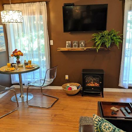 Oceanspray Hideaway Apartment North Saanich Екстериор снимка