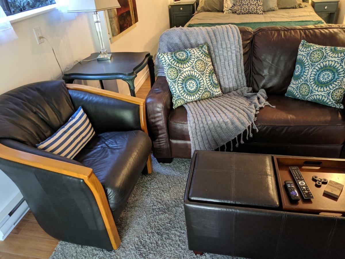 Oceanspray Hideaway Apartment North Saanich Екстериор снимка