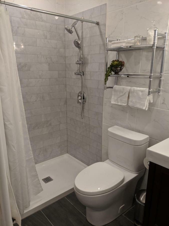 Oceanspray Hideaway Apartment North Saanich Екстериор снимка