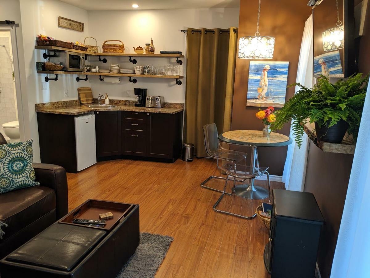 Oceanspray Hideaway Apartment North Saanich Екстериор снимка