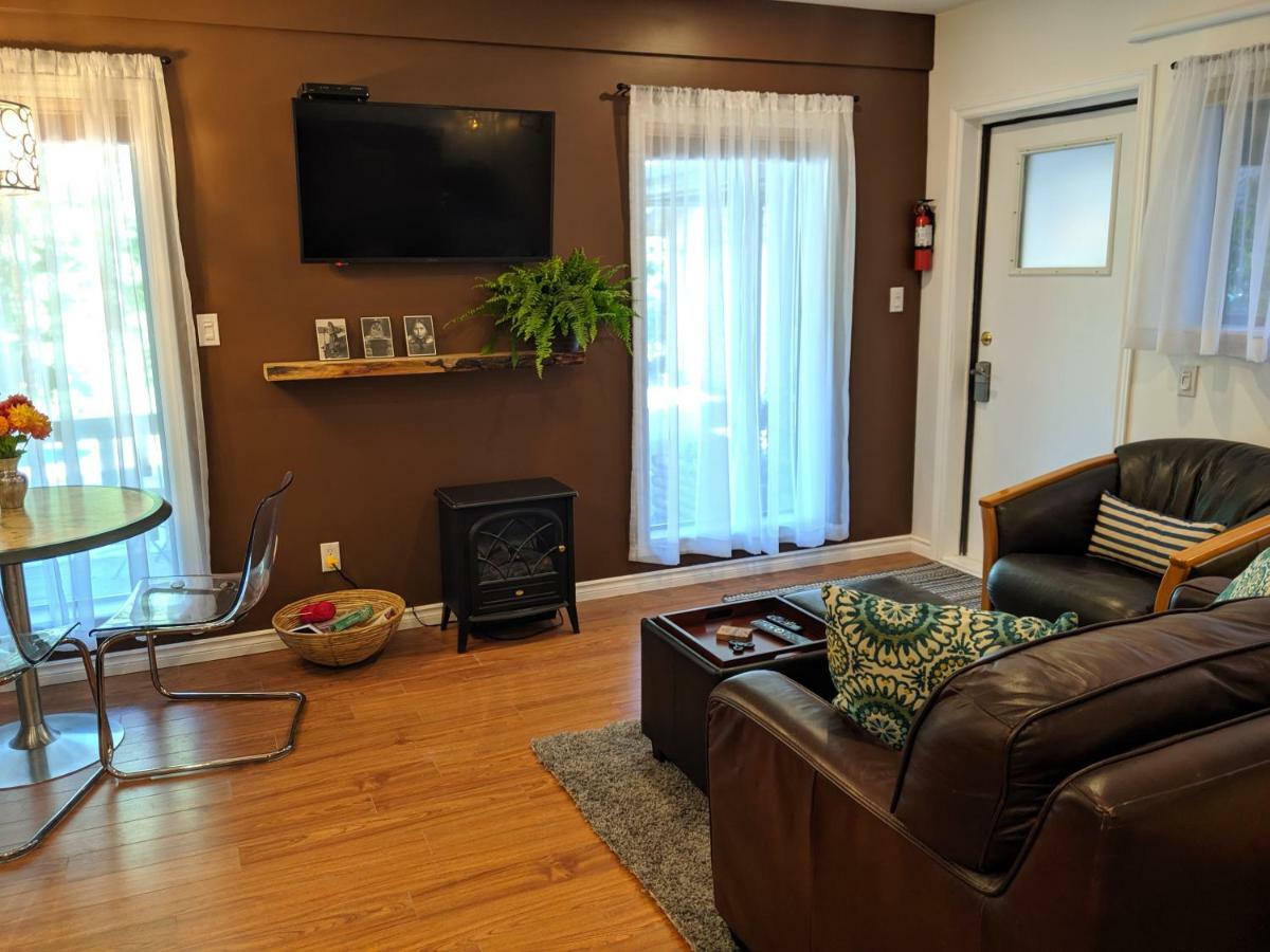 Oceanspray Hideaway Apartment North Saanich Екстериор снимка